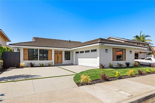 6852 Vista Del Sol Dr, Huntington Beach, CA, 92647-6654 | Card Image
