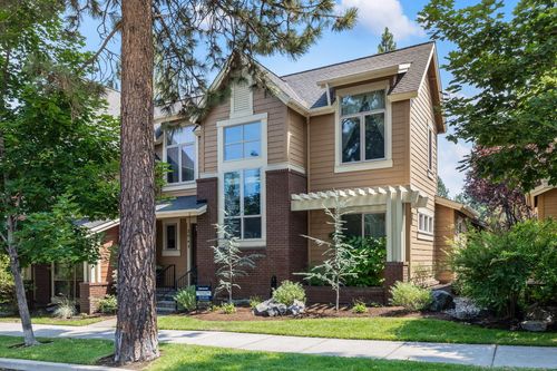 2543 Nw Crossing Dr, Bend, OR, 97703-6974 | Card Image