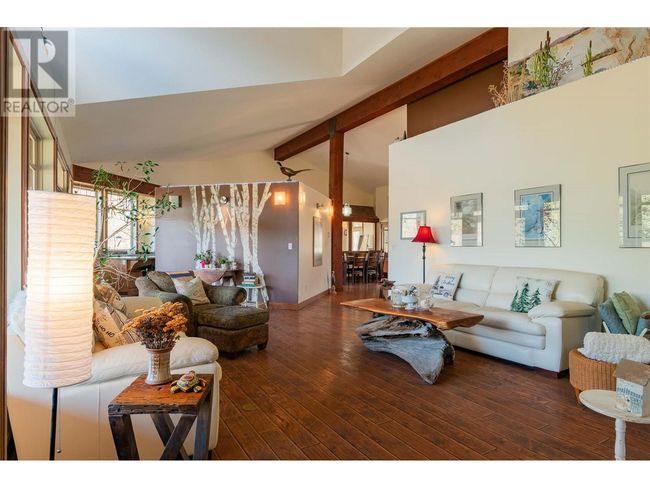 250 1 St Ave, House other with 3 bedrooms, 5 bathrooms and 3 parking in Kootenay Boundary BC | Image 21