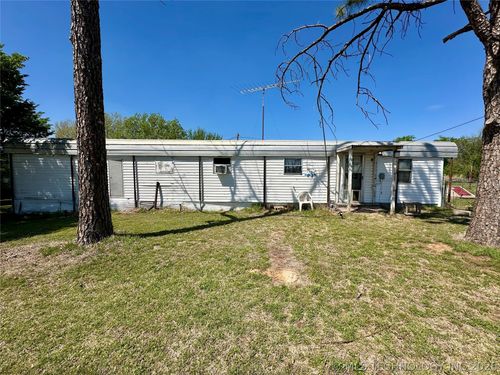 1915 Countyline Rd, Ratliff City, OK, 73481-8124 | Card Image