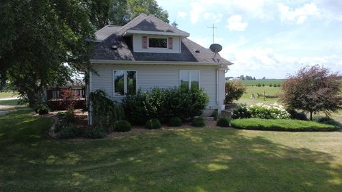 1533 E 1400 North Rd, Crescent City, IL, 60928-7007 | Card Image