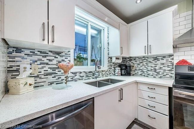 136 Patterson St, House other with 5 bedrooms, 2 bathrooms and 6 parking in Beeton ON | Image 24