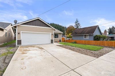 304 S Gold Street, House other with 3 bedrooms, 2 bathrooms and 2 parking in Centralia WA | Image 2