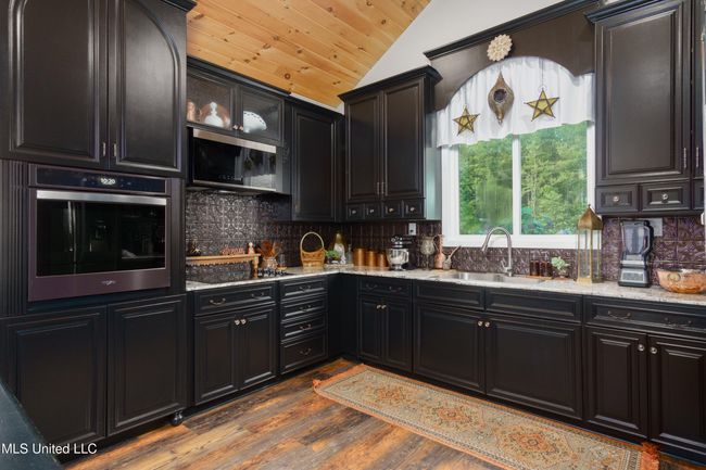 Kitchen | Image 8