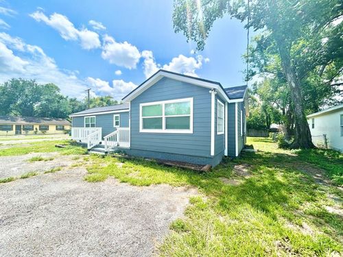 8004 N Marks St, Tampa, FL, 33604-3428 | Card Image