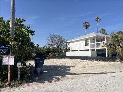 180 E Madeira Ave, MADEIRA BEACH, FL, 33708-2016 | Card Image