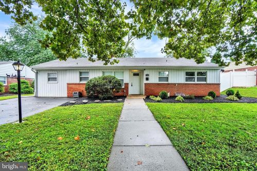 1702 5th Ave, YORK, PA, 17403-2633 | Card Image