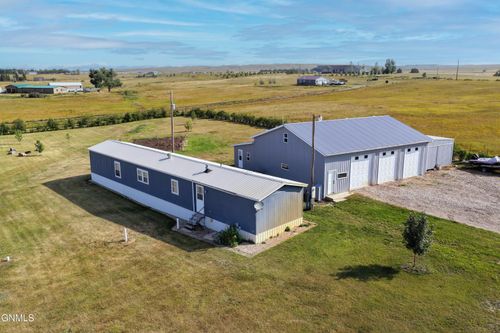 13293 58th Street Nw, Williston, ND, 58801 | Card Image