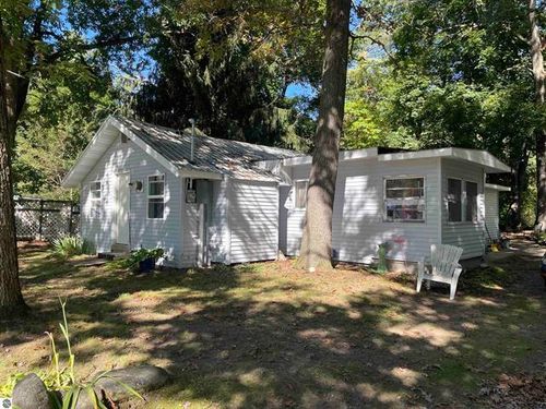 17068 7 St, Wellston, MI, 49689-5116 | Card Image