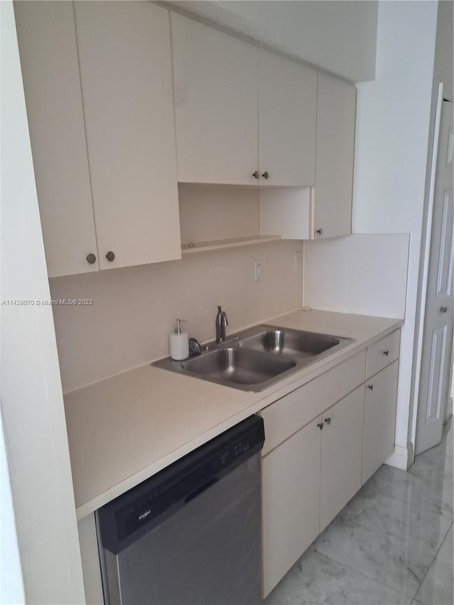 APT-117 - 7085 Nova Dr, Condo with 3 bedrooms, 2 bathrooms and null parking in Davie FL | Image 6
