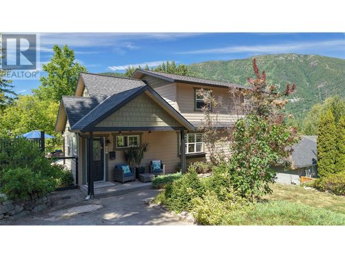 305 Sixth St, Nelson, BC, V1L2X9 | Card Image