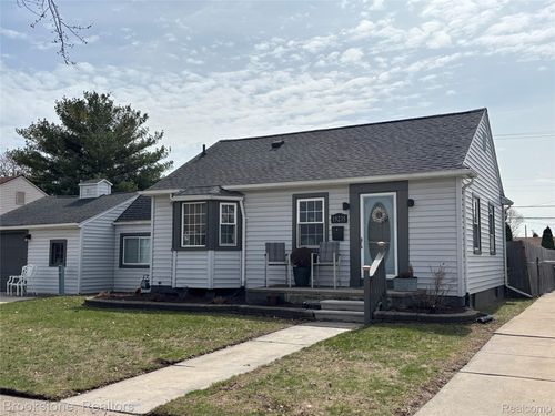 19235 Philomene Blvd, Allen Park, MI, 48101-2353 | Card Image