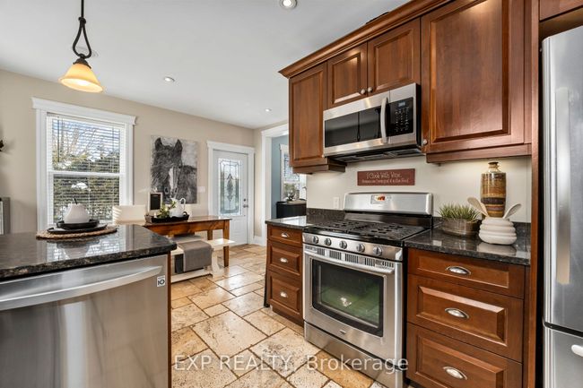 1742 Cameron St W, House other with 3 bedrooms, 2 bathrooms and 8 parking in Cannington ON | Image 20