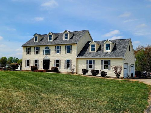 231 Teel Ct, Rocky Mount, VA, 24151-2650 | Card Image