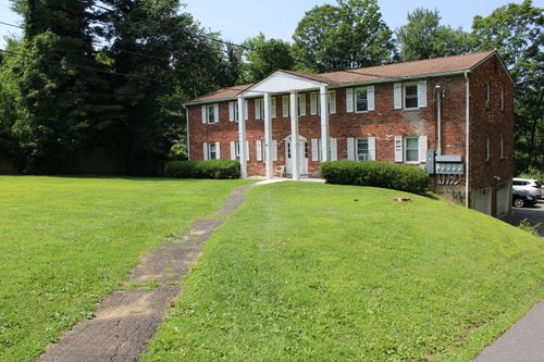 apt-1-66 Long Meadow Hill Rd, Brookfield, CT, 06804-1355 | Card Image