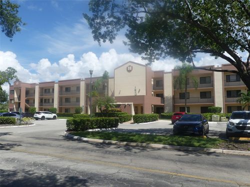 306-10657 W Clairmont Cir, Tamarac, FL, 33321-7857 | Card Image