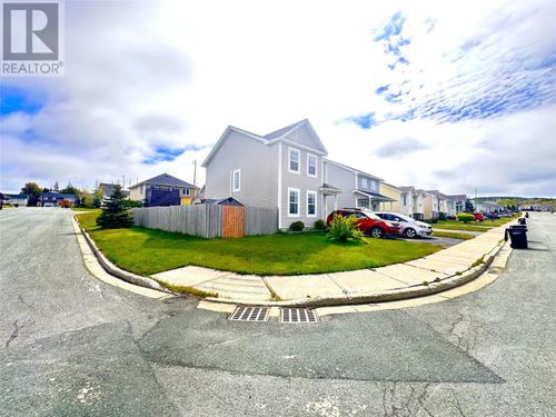 7 Long Beach Street, St. John's, NL, A1G1X1 | Card Image