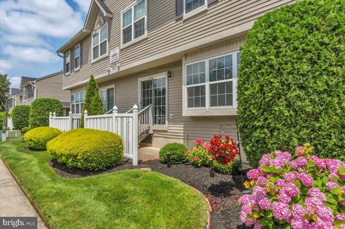 4002 Grenwich Ln, MOUNT LAUREL, NJ, 08054-6723 | Card Image
