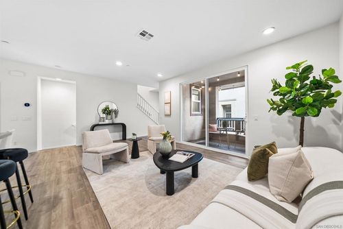 1607 Santa Paulina, San Diego, CA, 92101 | Card Image