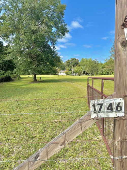 1746 Smith Creek Rd, SOPCHOPPY, FL, 32358-6282 | Card Image