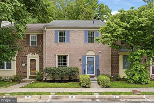 9425 Candleberry Ct, BURKE, VA, 22015-3251 | Card Image