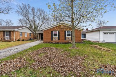 421 Edinborough Drive, House other with 3 bedrooms, 2 bathrooms and 1 parking in Findlay OH | Image 3