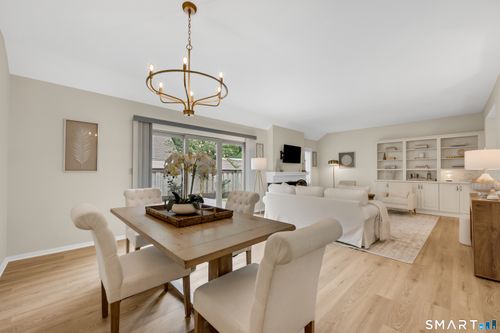 4-4 Carriage Dr, Simsbury, CT, 06070-2106 | Card Image