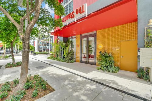 909-90 Nw 32nd St, Miami, FL, 33127-3714 | Card Image