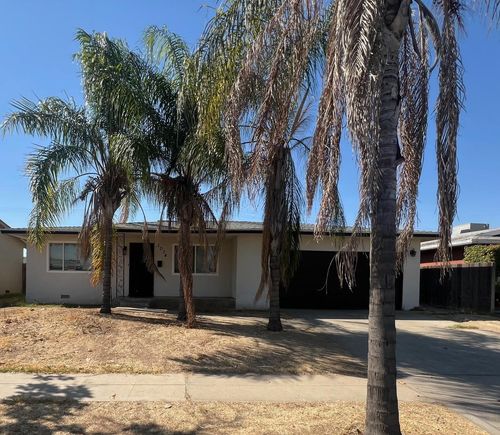 2034 E Acacia Ave, Fresno, CA, 93726-0241 | Card Image