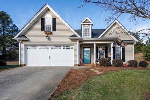 5870 Ferntree Ct, Pfafftown, NC, 27040-9034 | Card Image