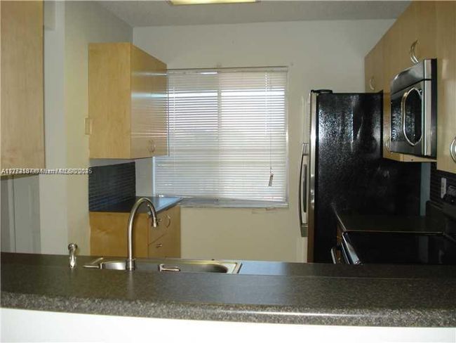 APT-408 - 8740 N Sherman Cir, Condo with 2 bedrooms, 2 bathrooms and null parking in Miramar FL | Image 4