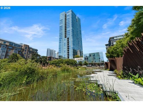220-1075 Nw Northrup St, Portland, OR, 97209-3683 | Card Image