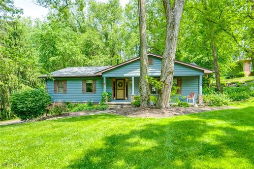 2577 Sweitzer Rd, Uniontown, OH, 44685-8334 | Card Image