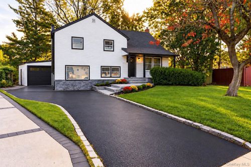 23 Library Ln, Plainview, NY, 11803-3010 | Card Image