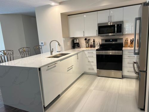 2202-19901 E Country Club Dr, Aventura, FL, 33180-3078 | Card Image