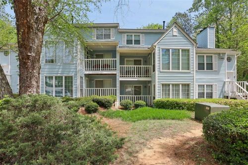 702 Glenleaf Dr, Peachtree Corners, GA, 30092-6107 | Card Image