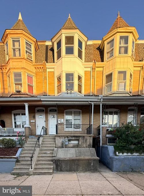 1035 N 10th St, READING, PA, 19604-2201 | Card Image
