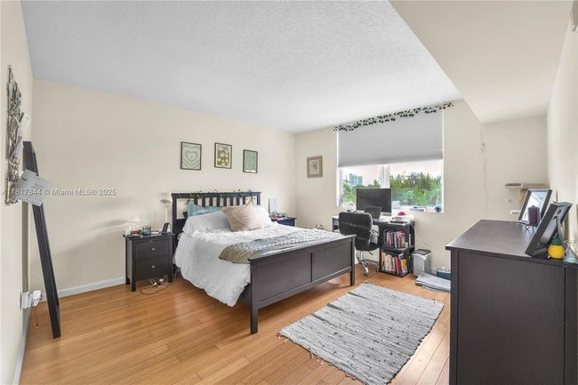 APT-304 - 1555 N Treasure Dr, Condo with 2 bedrooms, 2 bathrooms and null parking in North Bay Village FL | Image 15
