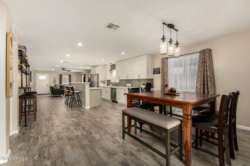 2545 N 15th St, Phoenix, AZ, 85006-1124 | Card Image