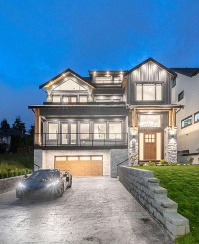 21996 Isaac Cres, House other with 7 bedrooms, 6 bathrooms and 8 parking in Maple Ridge BC | Image 2