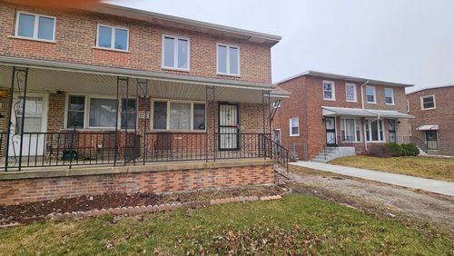 9319 S Calumet Ave, Chicago, IL, 60619-7305 | Card Image