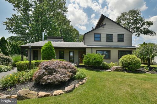 607 Cembra Ct, FEASTERVILLE TREVOSE, PA, 19053-4511 | Card Image