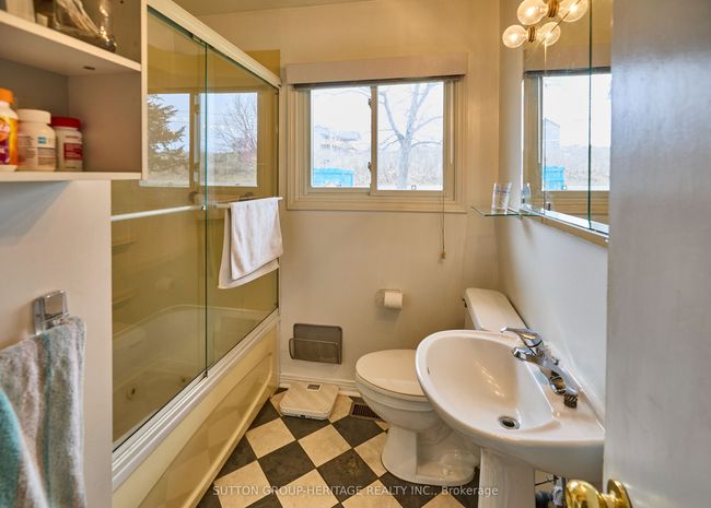 11056 Loyalist Pky, House other with 3 bedrooms, 2 bathrooms and 7 parking in Bath ON | Image 12