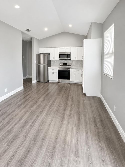 guest-house-1818 Meadow Ct, West Palm Beach, FL, 33406-6748 | Card Image