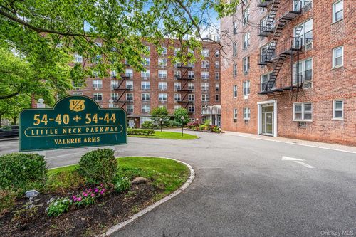 4f-54-40 Little Neck Pkwy, Little Neck, NY, 11362-2205 | Card Image