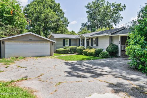 155 W Johnston St, Forsyth, GA, 31029-2050 | Card Image