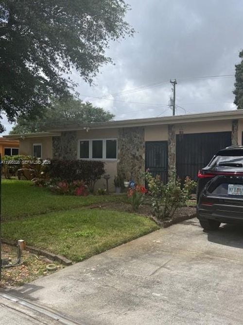 16300 Nw 21st Ave, Miami Gardens, FL, 33054-6643 | Card Image
