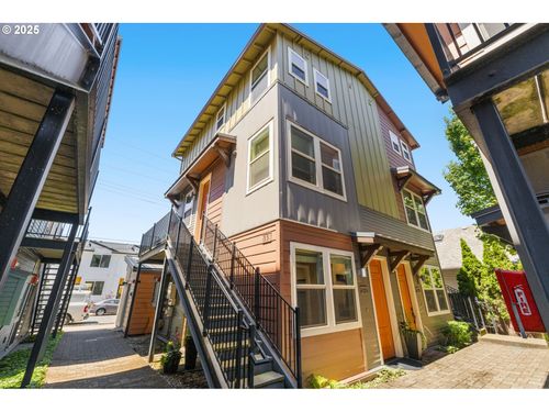 a-4313 Se Division St, Portland, OR, 97206-1674 | Card Image