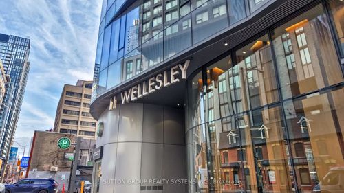 4707-11 Wellesley St W, Toronto, ON, M4Y0G4 | Card Image