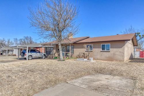 2704 Yorkshire Ave, Moore, OK, 73160-1172 | Card Image